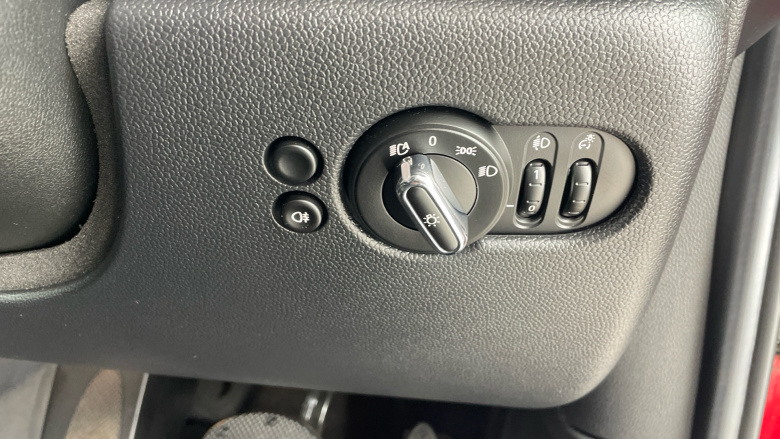 MINI Hatchback 2.0 Cooper S Classic Premium 5dr Auto Petrol Hatchback